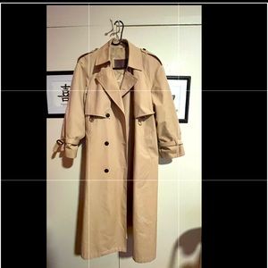 Etienne Aigner trench coat size 12